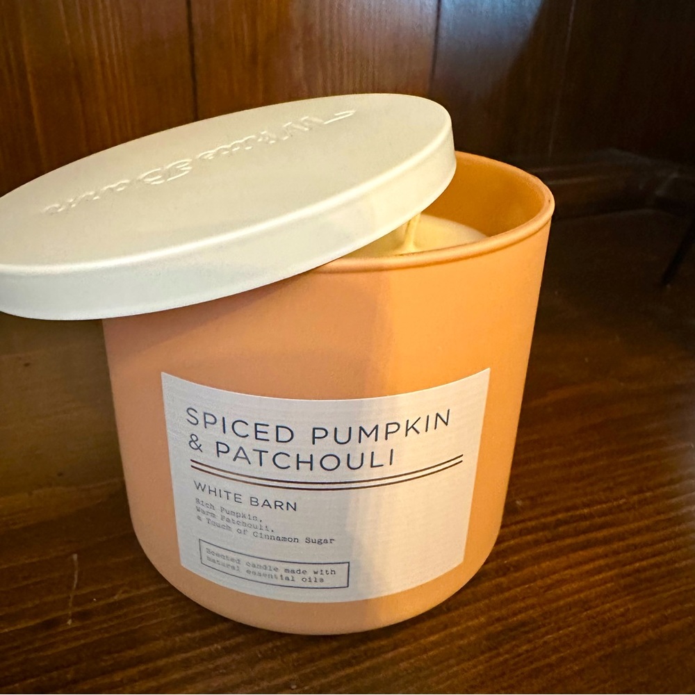 White Barn Spiced Pumpkin & Patchouli 3-Wick Candle
